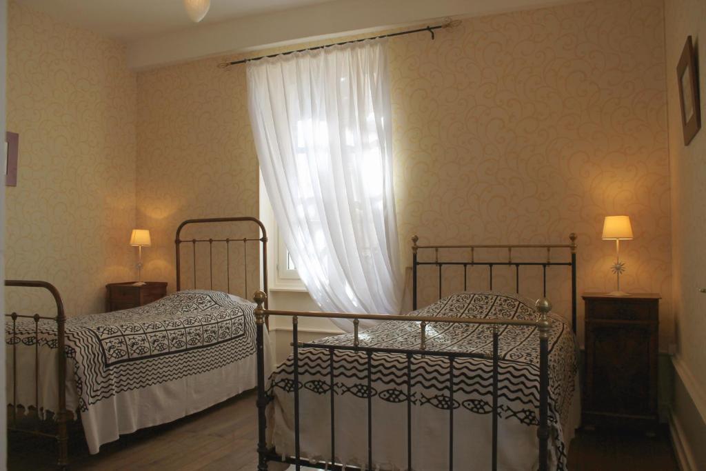 Chambres D'Hotes La Distillerie B&B Saint-Germain-du-Bois Стая снимка