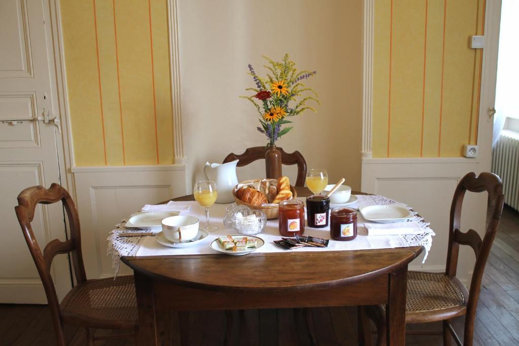 Chambres D'Hotes La Distillerie B&B Saint-Germain-du-Bois Екстериор снимка